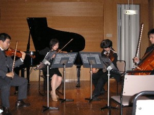 弦楽四重奏による演奏